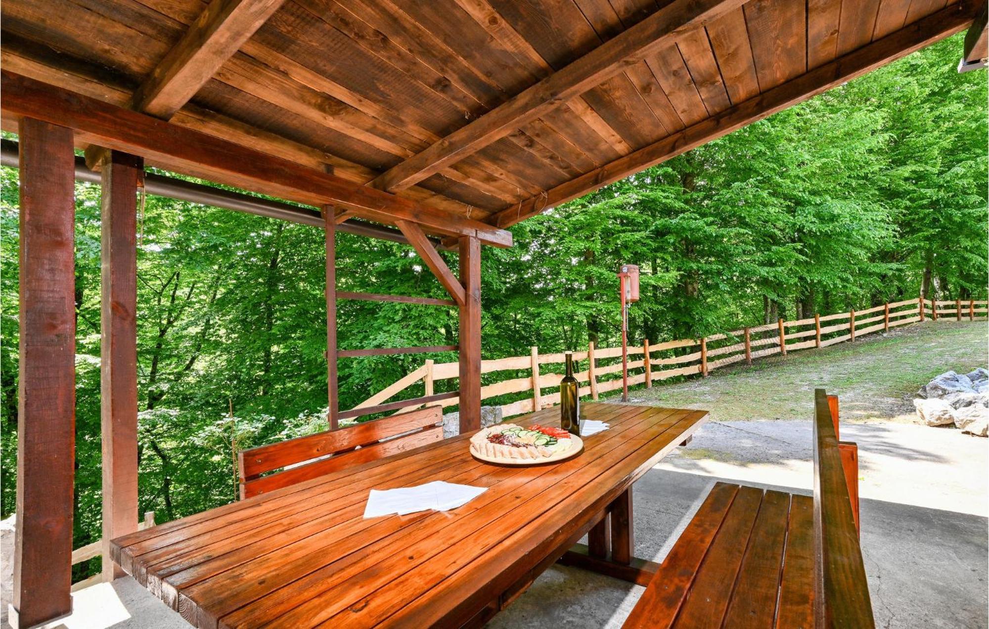 2 Bedroom Gorgeous Home In Gornje Stative Exterior foto